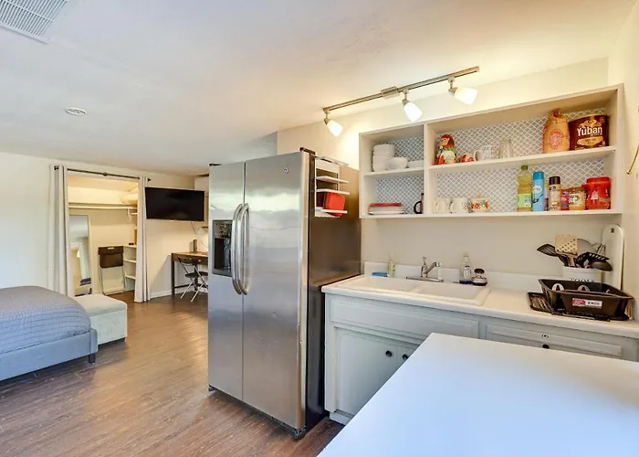5 Mi To Dtwn: Pet-friendly W/ Yard Apartment
