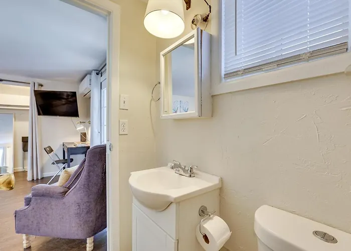 5 Mi To Dtwn: Pet-friendly W/ Yard *