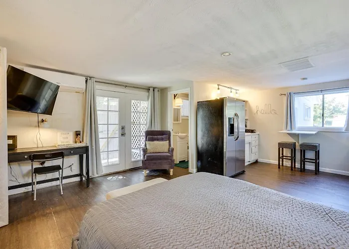 5 Mi To Dtwn: Pet-friendly W/ Yard * Phoenix