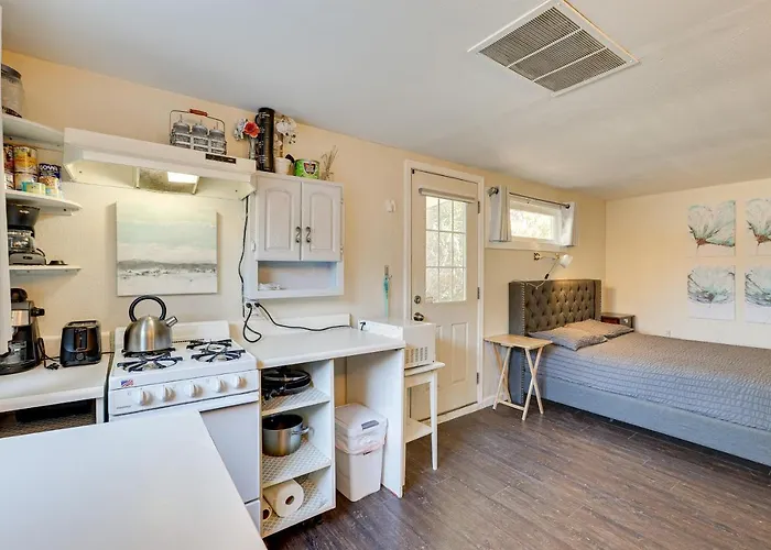 5 Mi To Dtwn: Pet-friendly W/ Yard Apartment