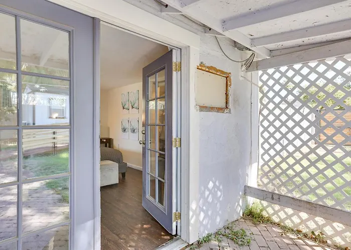 5 Mi To Dtwn: Pet-friendly W/ Yard *