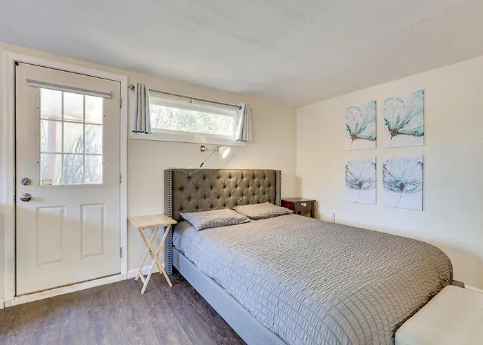 5 Mi To Dtwn: Pet-friendly W/ Yard Apartment