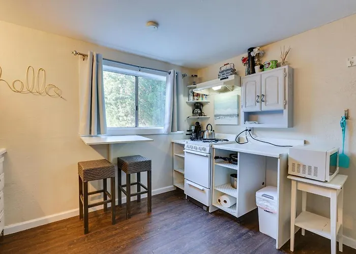 5 Mi To Dtwn: Pet-friendly W/ Yard Apartment