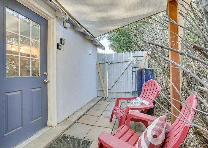 5 Mi To Dtwn: Pet-friendly W/ Yard Phoenix